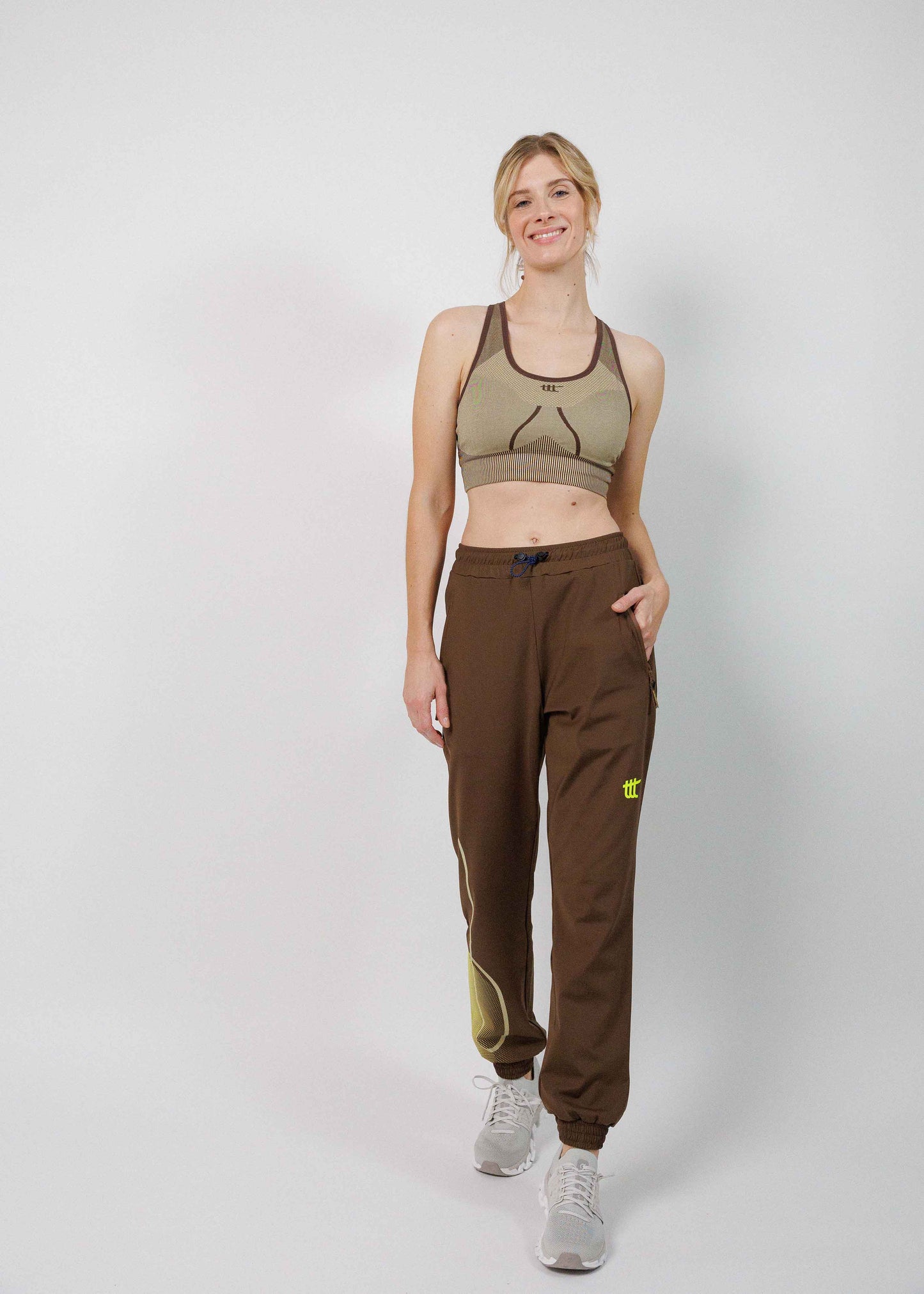 Pace Track Pants Brown