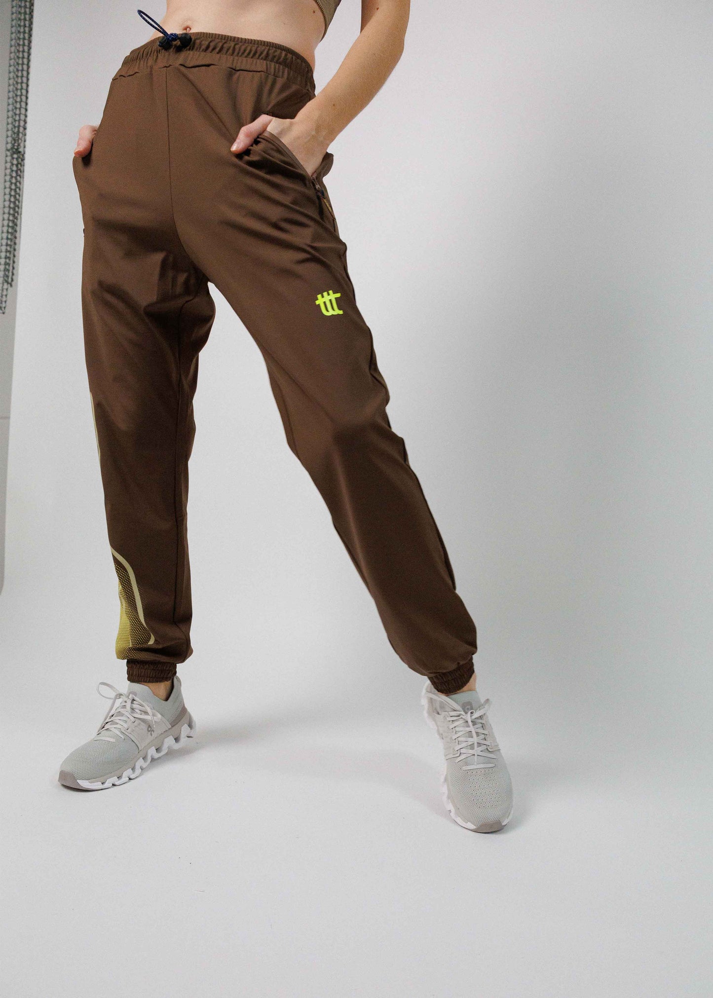 Pace Track Pants Brown