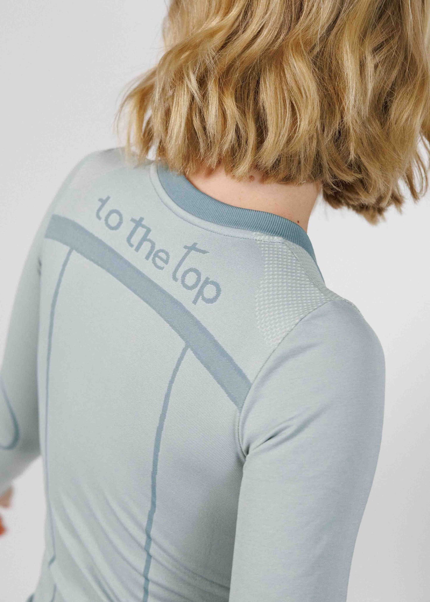 Langarmshirt damen in slateblue with minimalist back design