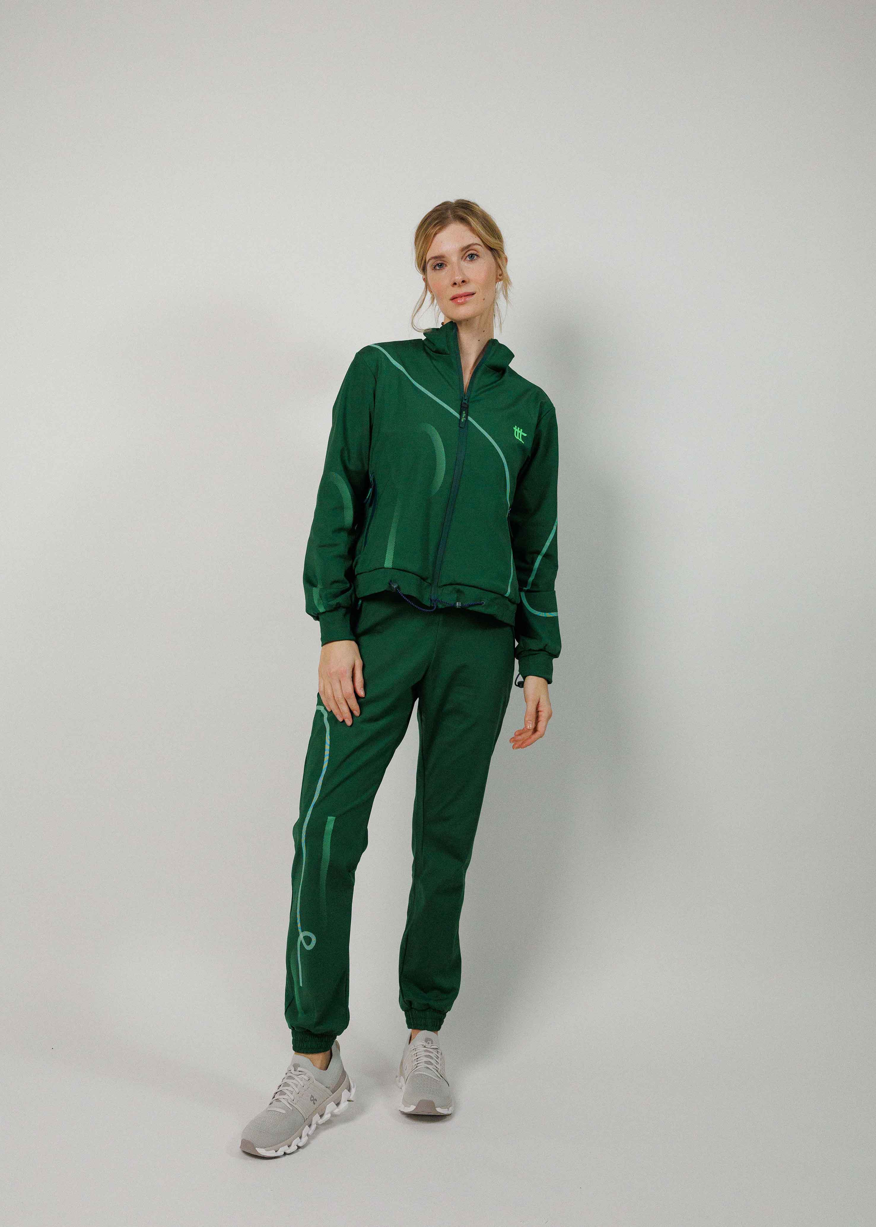 Trainingsjacke + Langarmshirt + Trainingshose