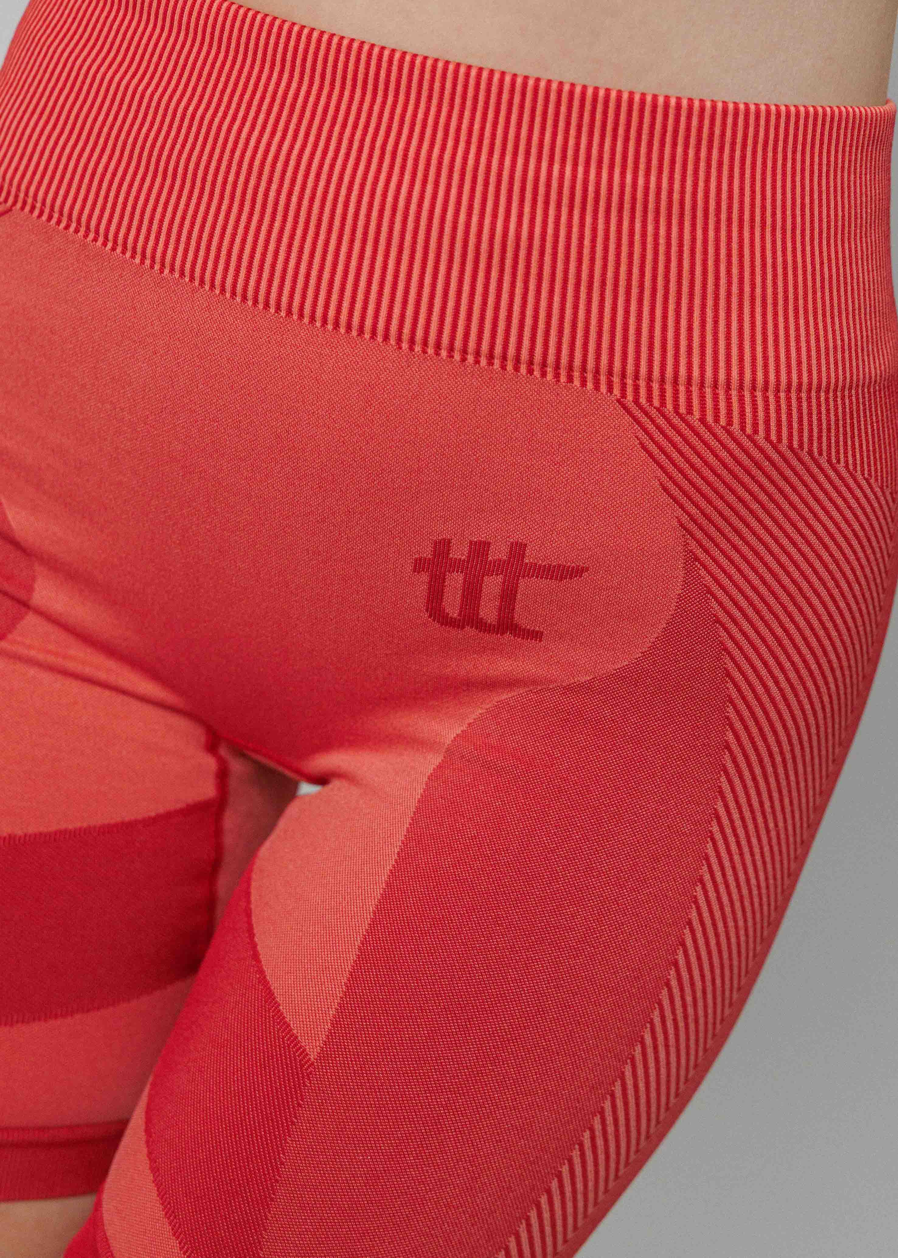 Soft shorts made from recycled materials with seamless knit