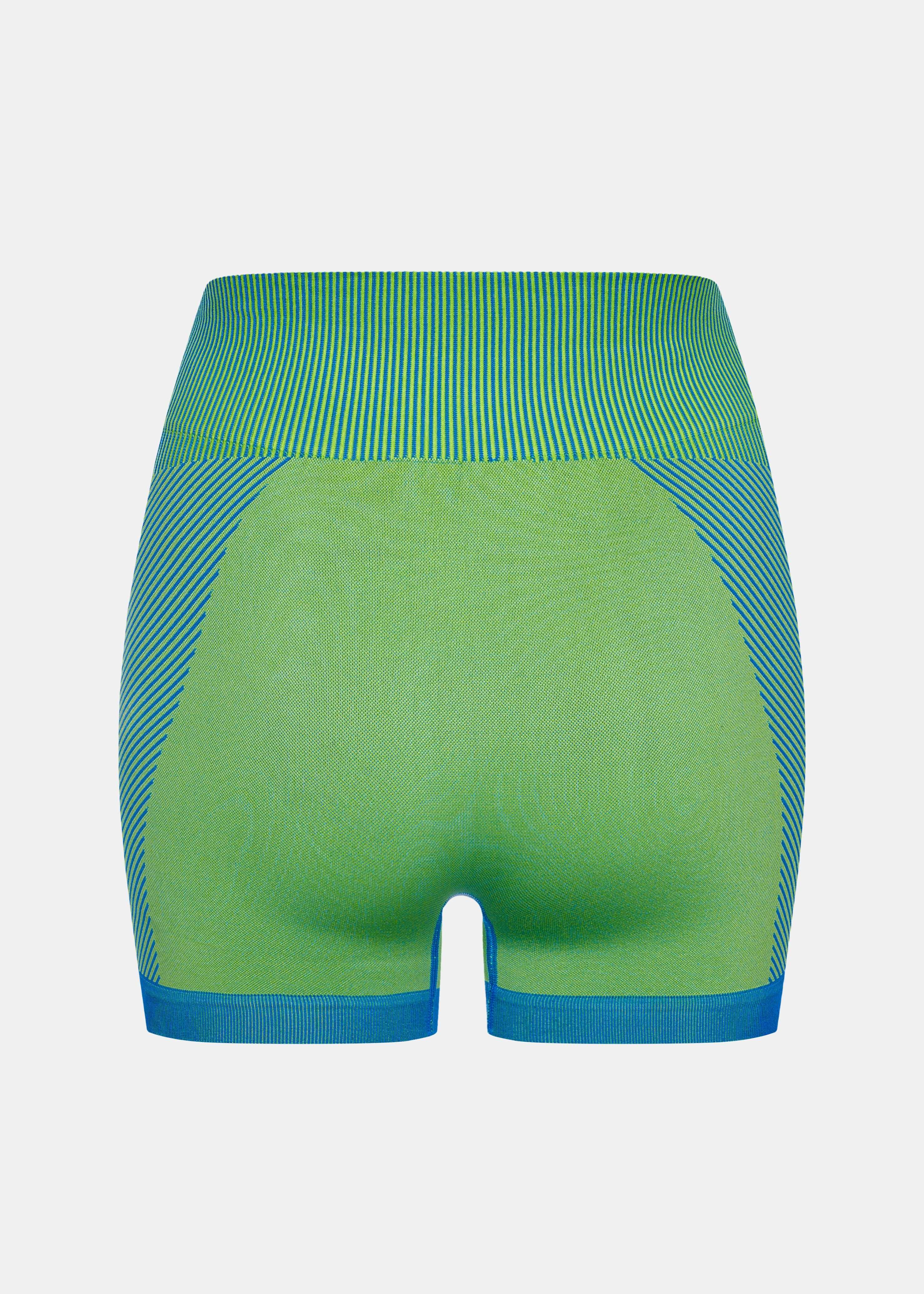Rückansicht der Lime Seamless Shorts zur Darstellung der blickdichten Qualität und Silhouette.