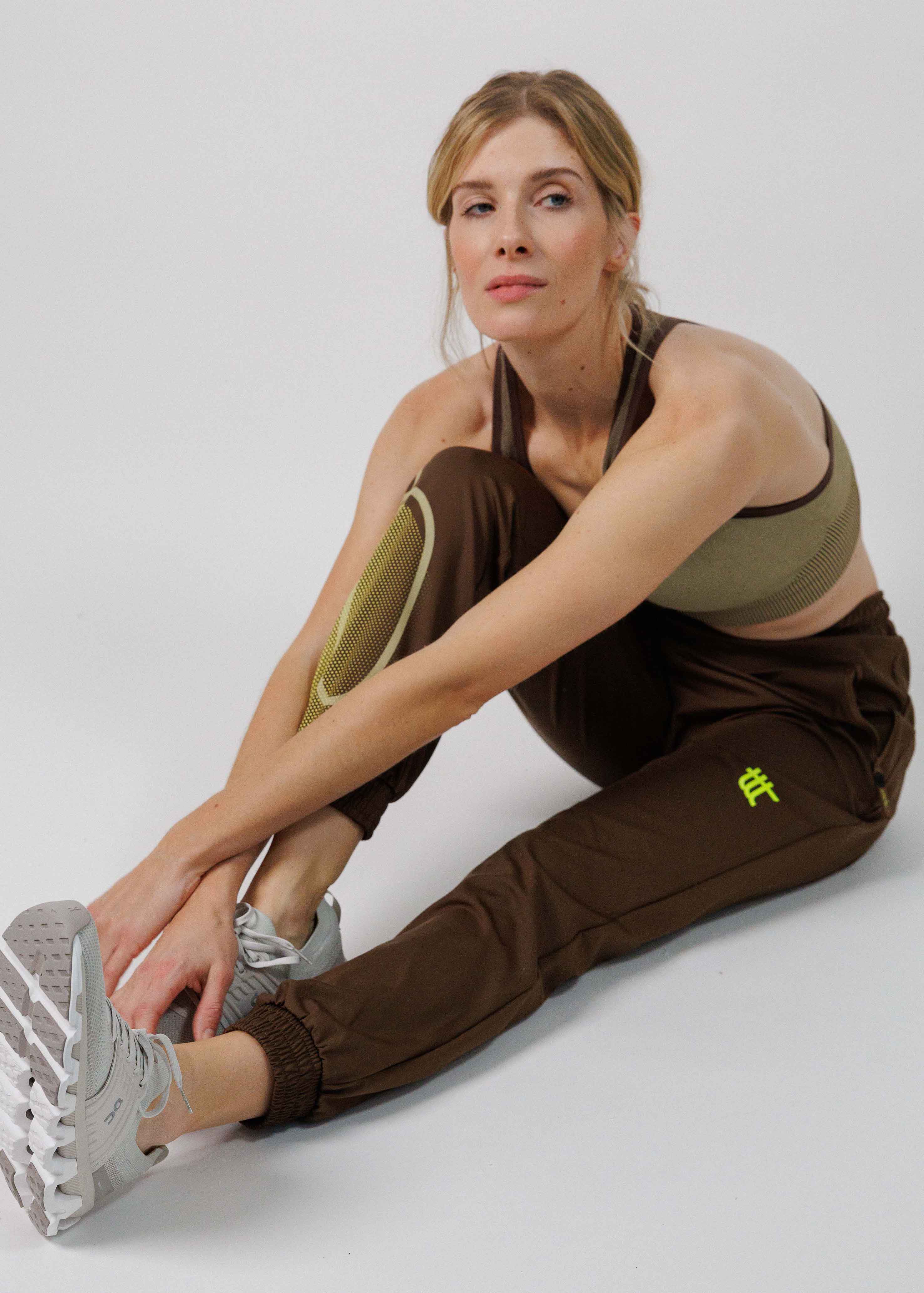 Pace Track Pants Brown