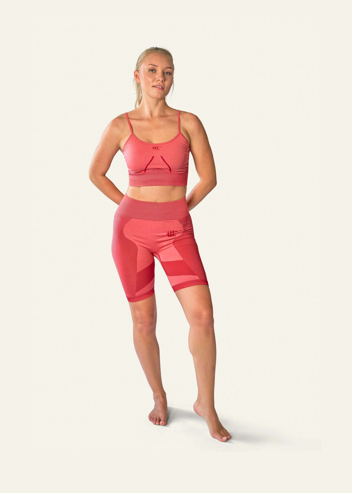 Seamless Light Shape Sport Shorts Koralle