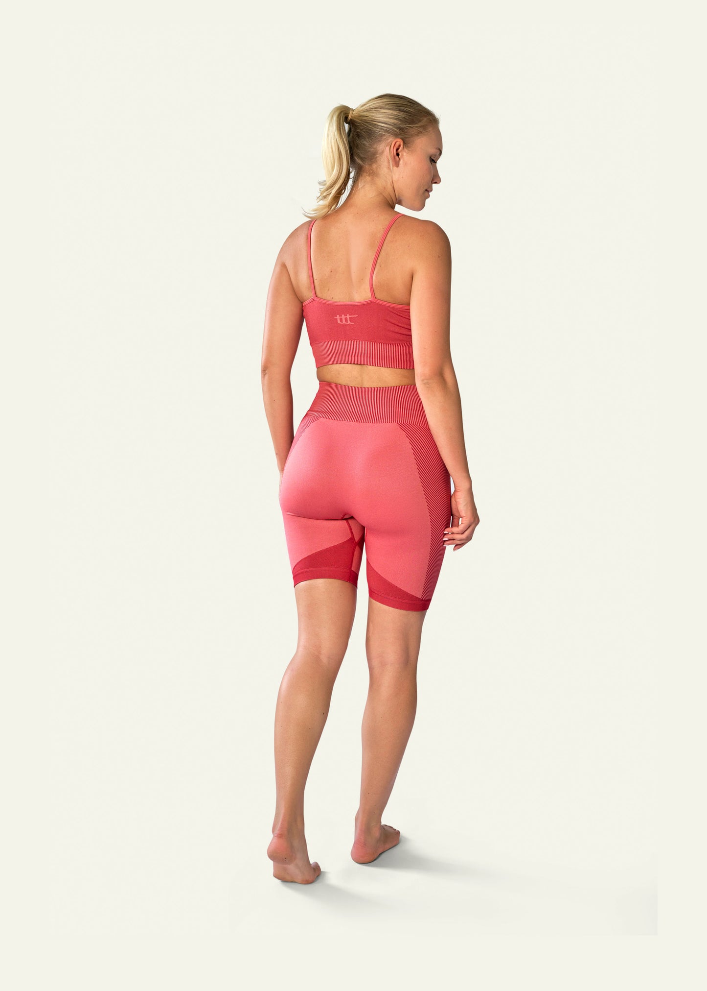 Seamless Light Shape Sport Shorts Koralle