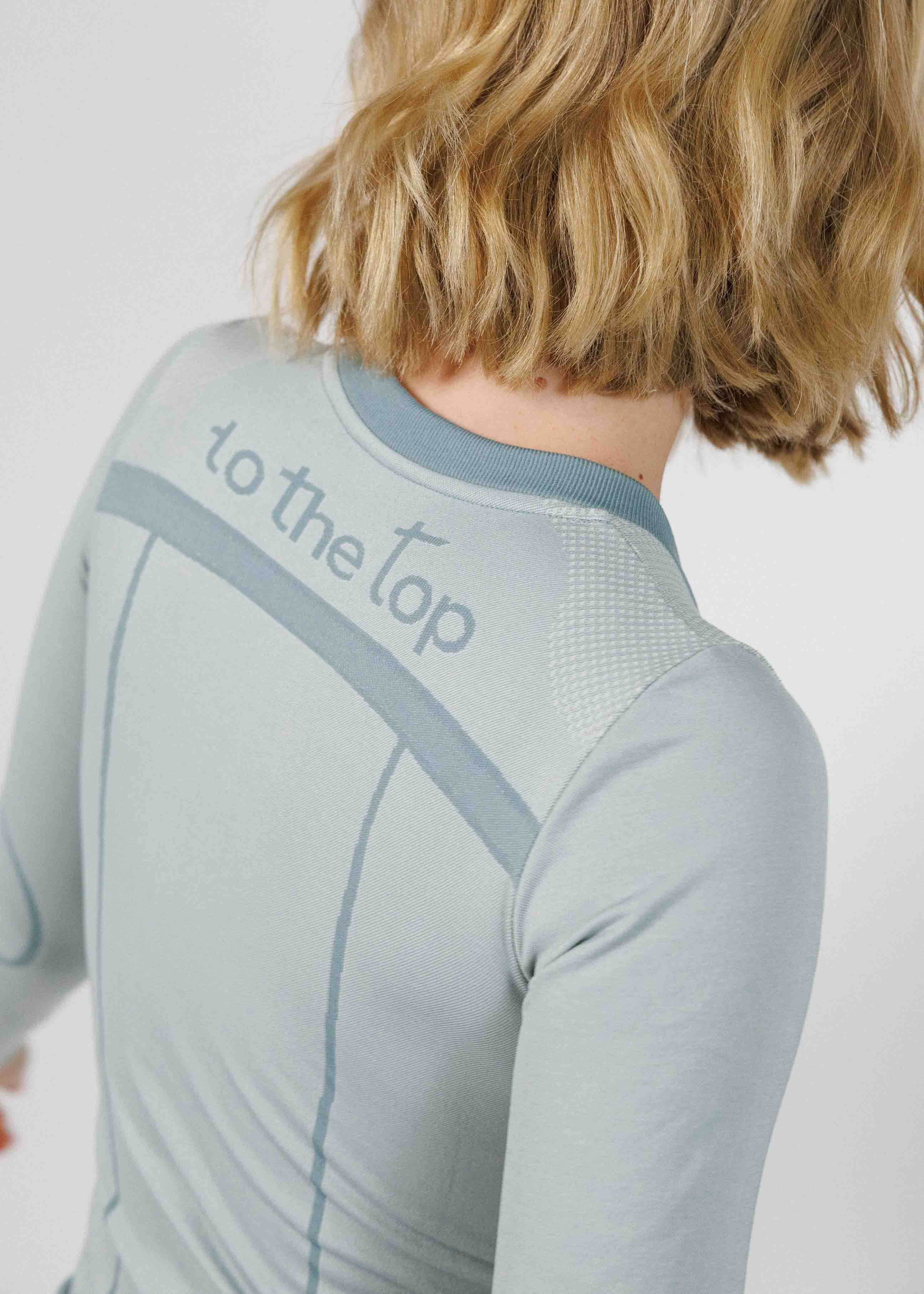 Langarmshirt damen in slateblue with minimalist back design